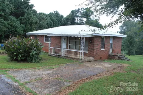 238 Rollins St, Forest City, NC 28043
