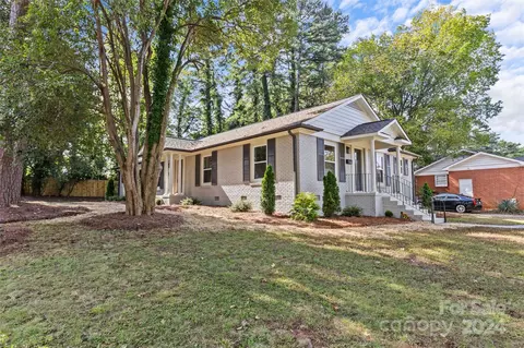 5300 Greenbrook Dr, Charlotte, NC 28205
