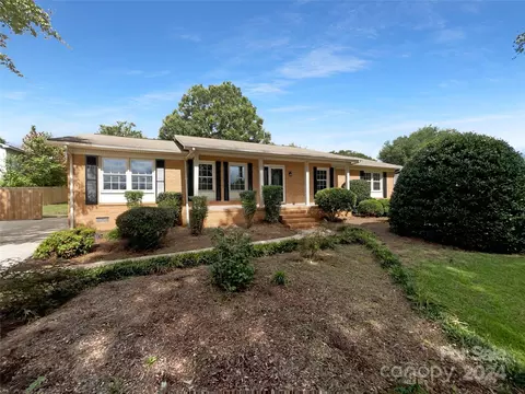 158 Dallas Bessemer City Hwy, Dallas, NC 28034