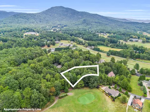999 Knoll 15 Ct #15, Lake Lure, NC 28746