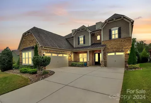 11138 Egrets Point Dr, Charlotte, NC 28278