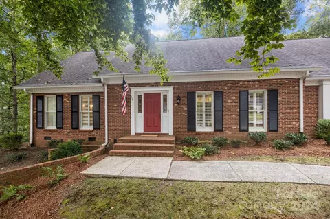 1134 Shadowbrook Ln, Charlotte, NC 28211