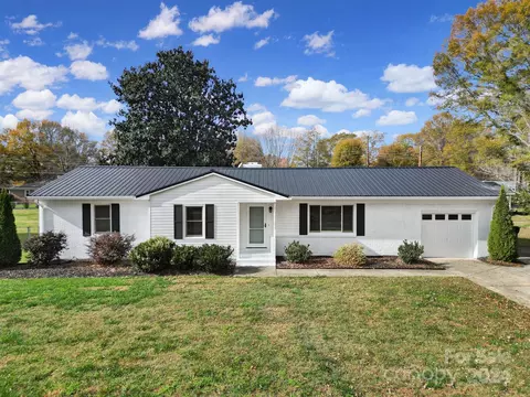 619 Fieldstone Rd, Mooresville, NC 28115