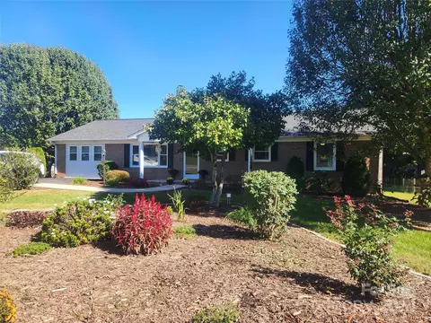 338 Helmstetler Rd, Lexington, NC 27295