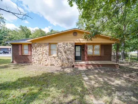 1428 Sherwood Dr, Kannapolis, NC 28081