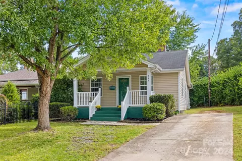 233 W Catawba Ave, Mount Holly, NC 28120