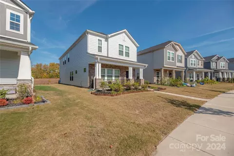 Exterior - 446 Cranford Dr, Pineville, NC 28134 photo 4 of 5