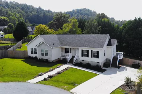 43 Red Laurel Ct, Hendersonville, NC 28792