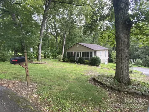 1316 Overlook Dr, Lenoir, NC 28645