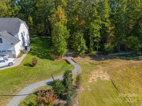 2826 Walker Rd, Matthews, NC 28105 photo 5