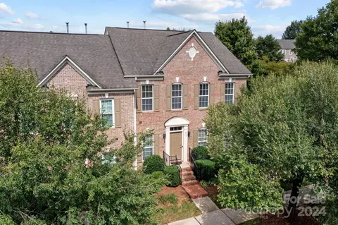 553 Beaty St, Davidson, NC 28036