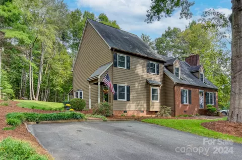 102 Shetland Ct, Morganton, NC 28655