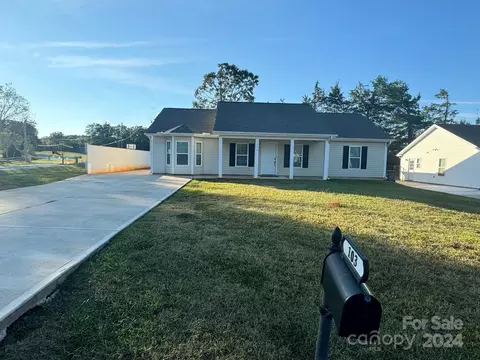 103 Ace Ave, Dallas, NC 28034