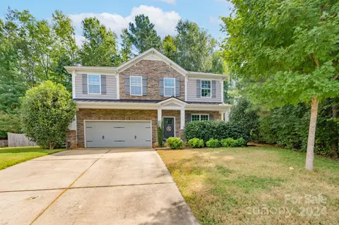 716 Virginia Pine Ln, Clover, SC 29710