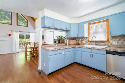Kitchen - 204 Mint Way, Flat Rock, NC 28731 photo 3 of 3