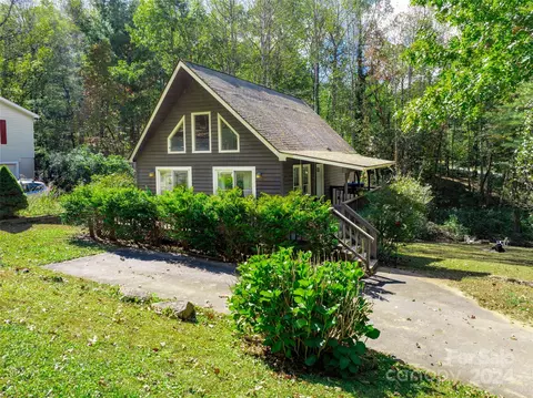 204 Mint Way, Flat Rock, NC 28731