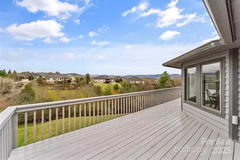 24 Loridon Dr, Weaverville, NC 28787