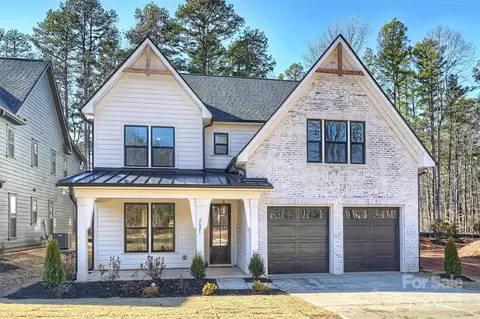 2621 Ritz Ln, Matthews, NC 28105