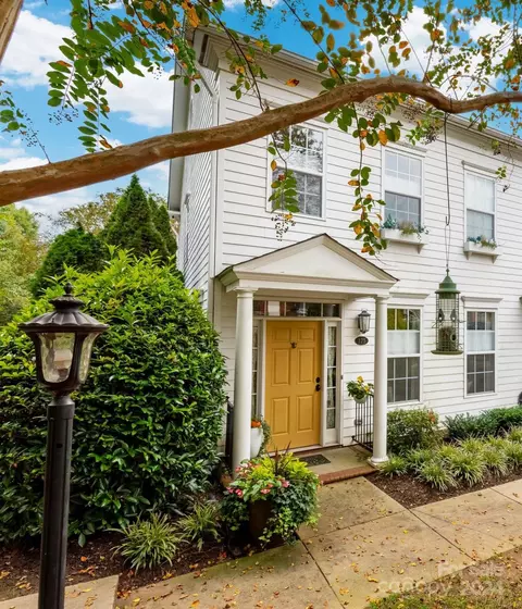 375 Park Square Pl, Matthews, NC 28105