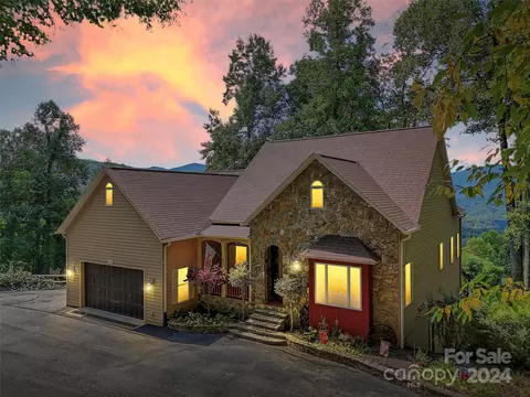 445 Equestrian Dr, Waynesville, NC 28786