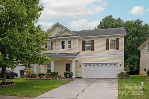 15634 Normans Landing Dr, Charlotte, NC 28273