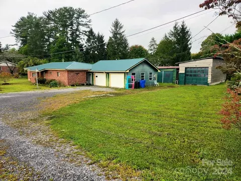 69 Deerlake Rd, Brevard, NC 28712