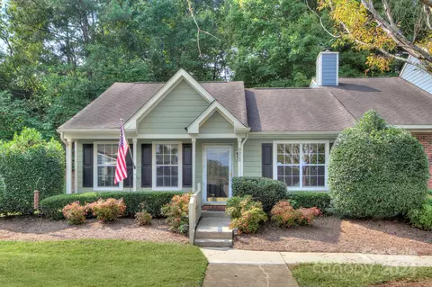 9220 Four Mile Creek Rd, Charlotte, NC 28277