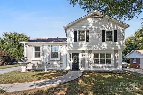 7412 Cormwell Ln, Charlotte, NC 28217
