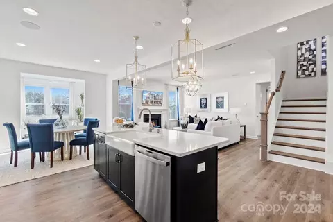 4038 Caymen Bay Ct, Tega Cay, SC 29708