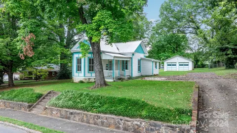 108 N Anderson St, Morganton, NC 28655