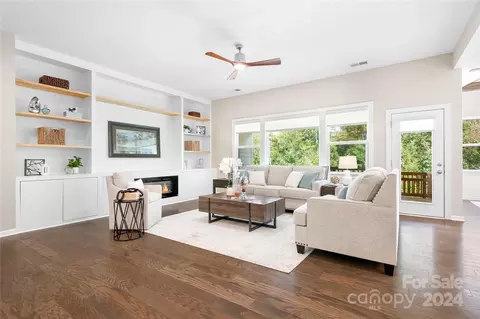 Living - 420 Broadleaf Dr, Denver, NC 28037 photo 2 of 3
