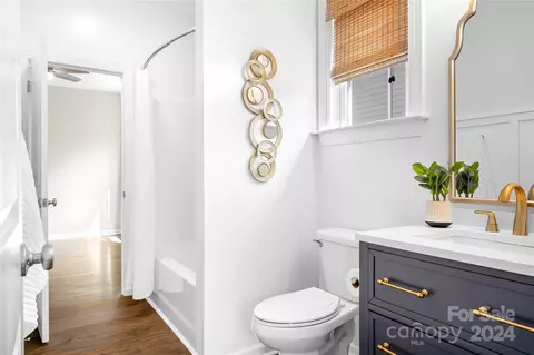 Bath - 420 Broadleaf Dr, Denver, NC 28037 photo 3 of 3
