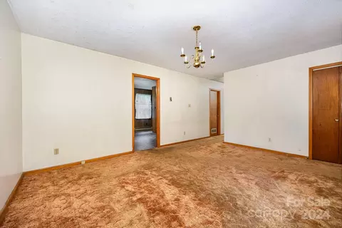 Living - 1122 Laurel St, Salisbury, NC 28144 photo 1 of 3