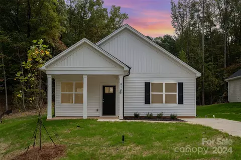910 N 8th St, Bessemer City, NC 28016