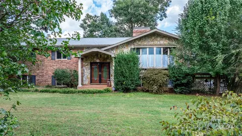 6654 Greedy Hwy, Hickory, NC 28602