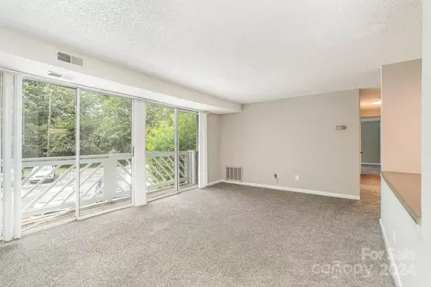9541 Shannon Grn Dr #E, Charlotte, NC 28213