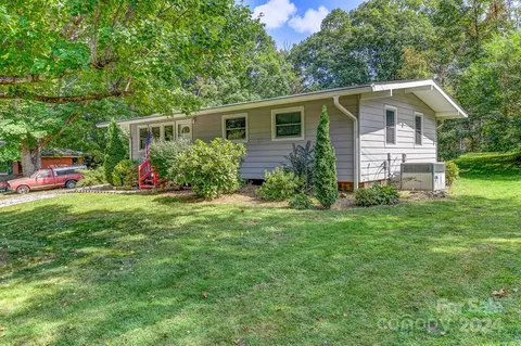 11 Melton Dr, Asheville, NC 28805