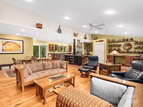 Living - 184 Upper White Oak Rd, Mars Hill, NC 28754 photo 2 of 3