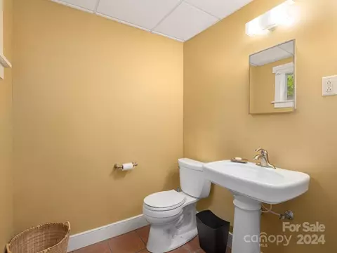 Bath - 184 Upper White Oak Rd, Mars Hill, NC 28754 photo 3 of 3