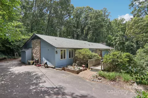 5 Mayfair Dr, Candler, NC 28715