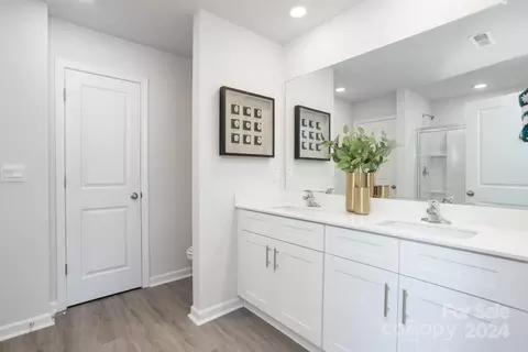 Entry Way - 5518 Avery Dr, Trinity, NC 27370 photo 4 of 4