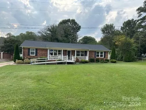 110 Arc St, Bessemer City, NC 28016