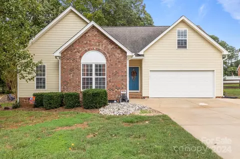 4890 Austin Shores Dr, Denver, NC 28037
