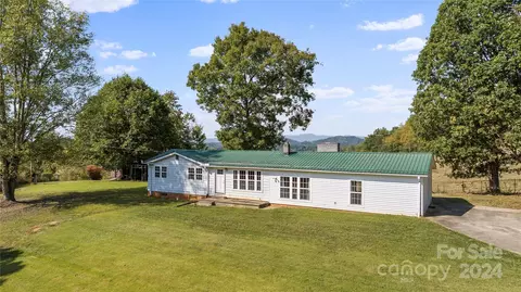 1606 Bull Creek Rd, Marshall, NC 28753