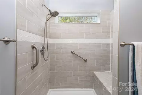 Bath - 4979 Bentridge Nw Dr NW, Concord, NC 28027 photo 2 of 4