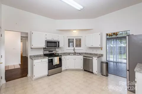 Kitchen - 4979 Bentridge Nw Dr NW, Concord, NC 28027 photo 1 of 2