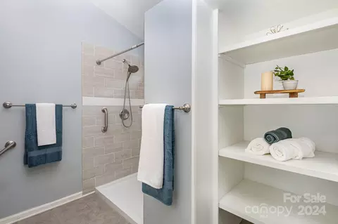 Bath - 4979 Bentridge Nw Dr NW, Concord, NC 28027 photo 3 of 4
