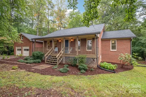 157 Sherwood Pines Dr, Mooresville, NC 28115