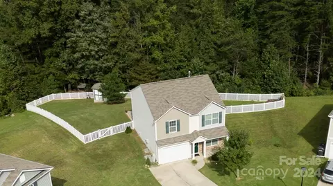 143 Harvest Pointe Dr, Statesville, NC 28677