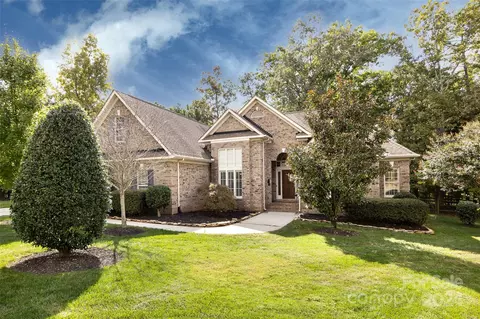1006 Pine Twig Way, Matthews, NC 28104